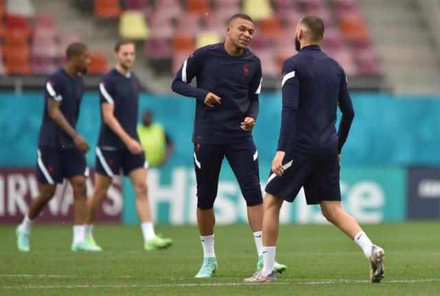 浜斿ぇ鑱旇禌寮洪槦闆嗕綋鐖嗗喎鍘熷洜,浜斿ぇ鑱旇禌闆嗕綋缈昏溅