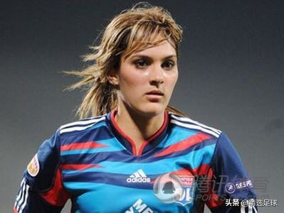 足坛十大女人最爱的球员,足坛历史十大女足球明星