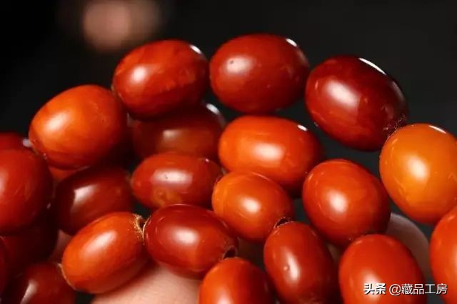 琥珀蜜蜡鸡油黄有什么区别,什么是琥珀及琥珀分类