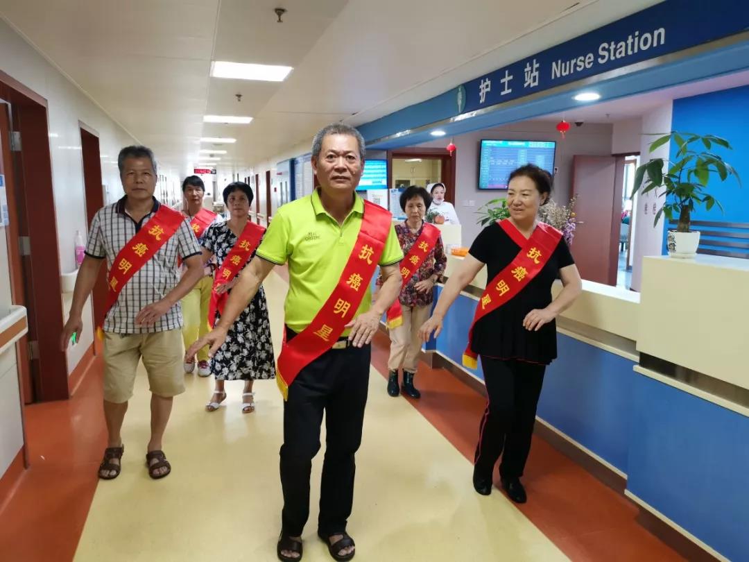 “抱团式抗癌”17年，让他和数百名癌友重获新生