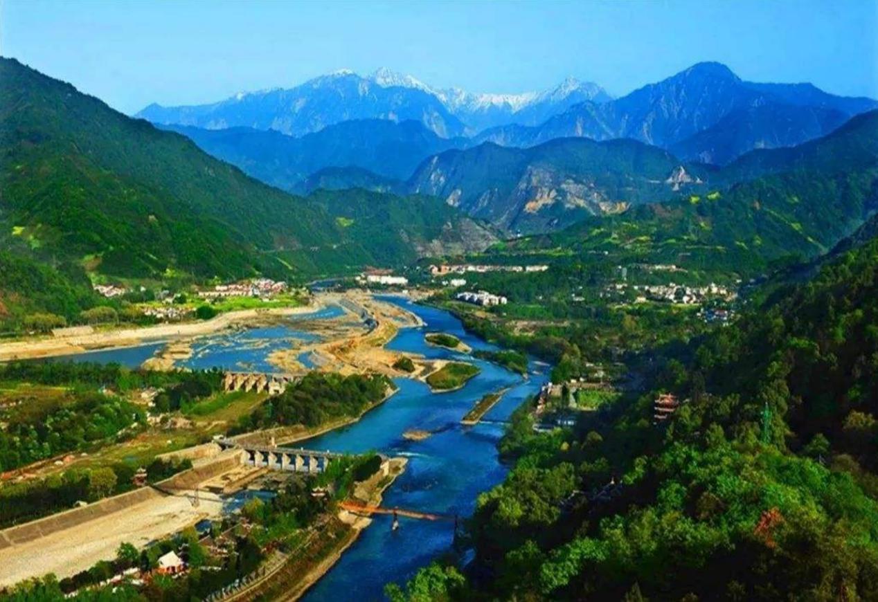 四川的保护神都江堰，为何屹立两千年不倒？不只是因为工程良心