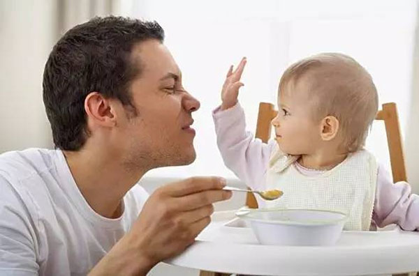 孩子爱动手打妈妈怎么办,小孩子爱打人怎么管教