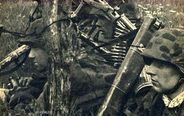 老照片里的德国*党**卫军，手里家伙太亮眼，一支让男人都尖叫的队伍