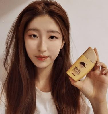 哪种防晒霜不油腻清爽好用,哪种防晒霜清爽不油腻又好用