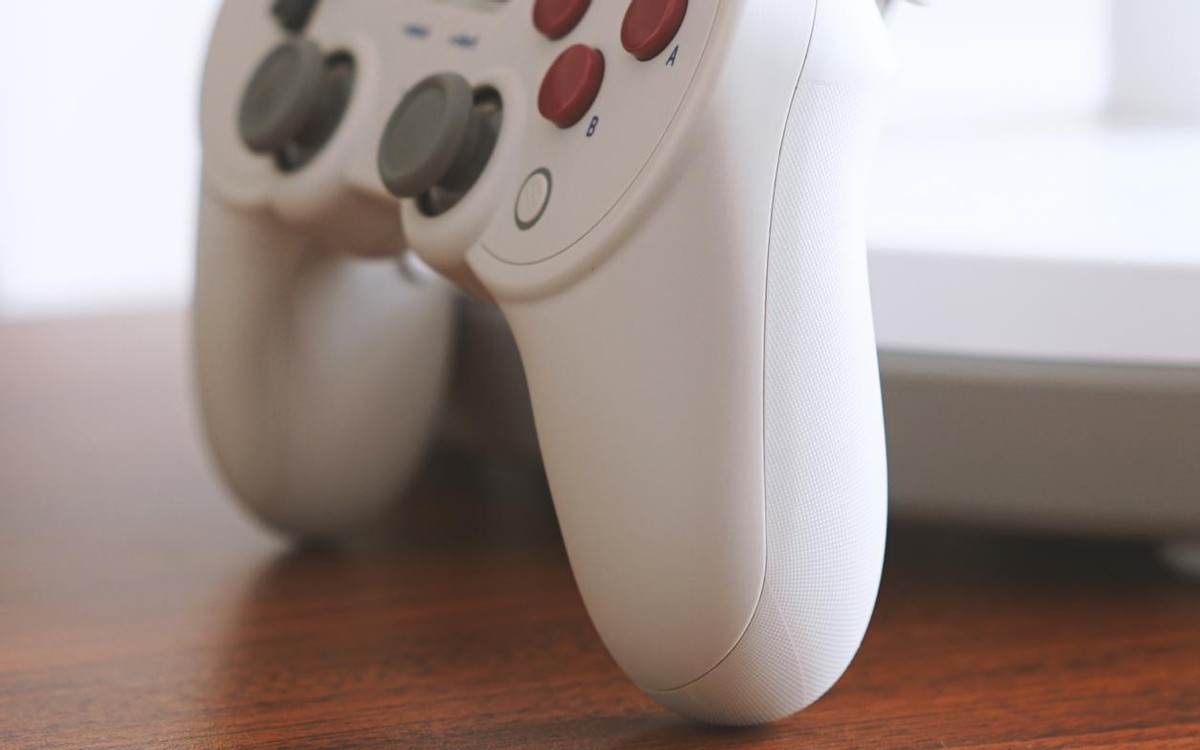 八位堂pro2与switch手柄,游戏玩家必备外设