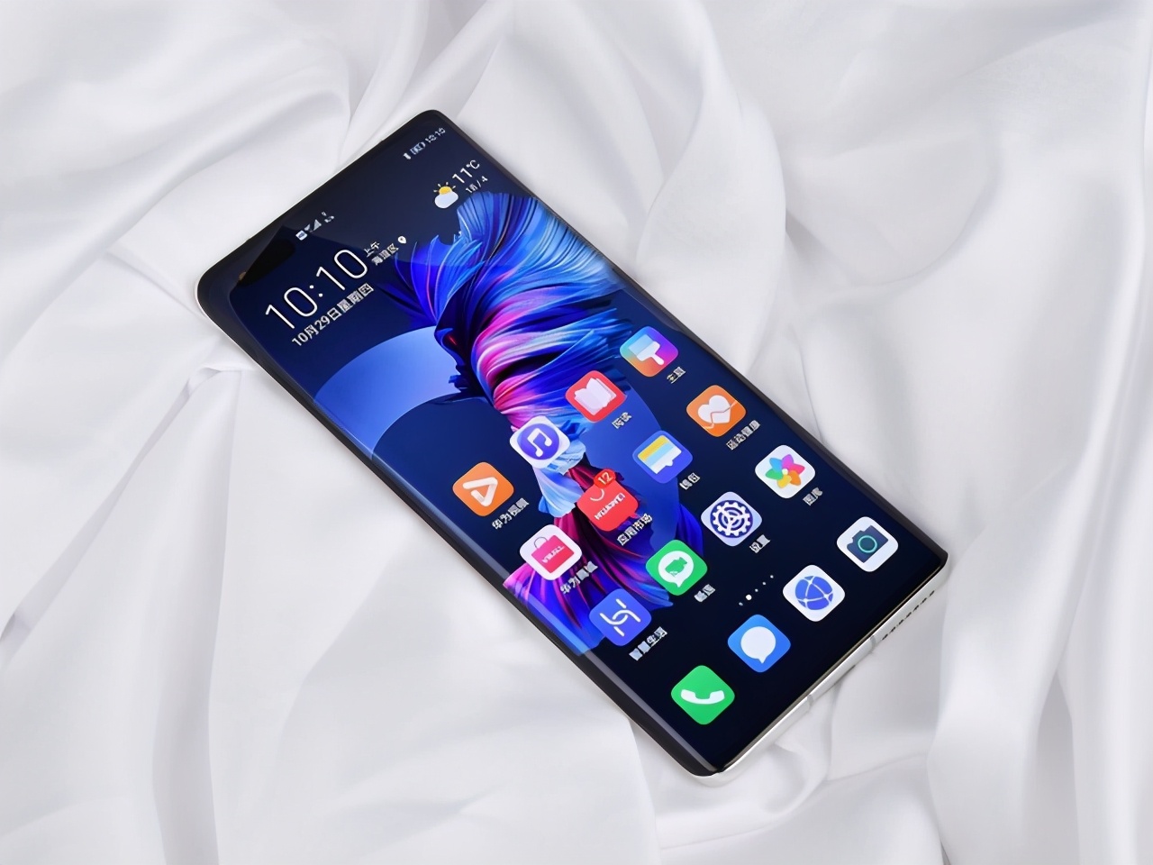 华为mate40pro对比苹果12promax,华为mate40pro和mate30pro哪个好