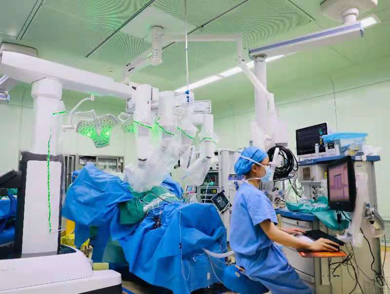 四川首例！市妇女儿童中心医院妇科团队成功开展经阴道单孔,V-NOTES达芬奇机器人全子宫+双侧输卵管切除术