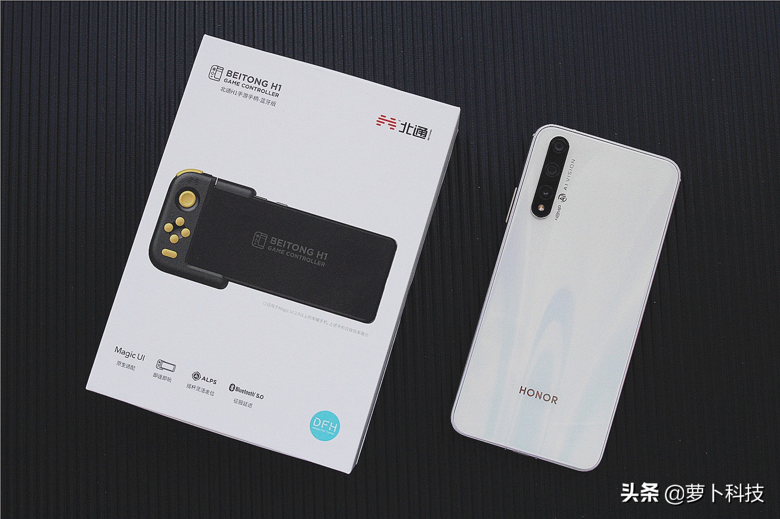 北通h1游戏手柄测评,北通h1手柄玩和平精英怎么锁定