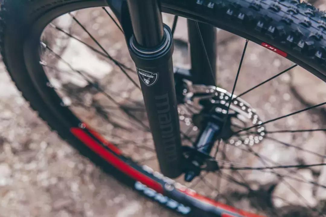 骑上马做自己的骑士,骑上最帅的车做最靓的仔