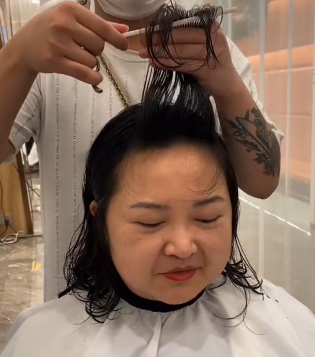 这几种脸型真的不好看，圆方脸发型都没救，大饼脸更是丑