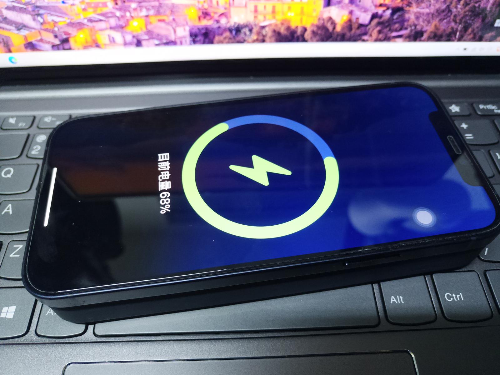 倍思无线磁吸充电宝20w充苹果13,倍思iphone12