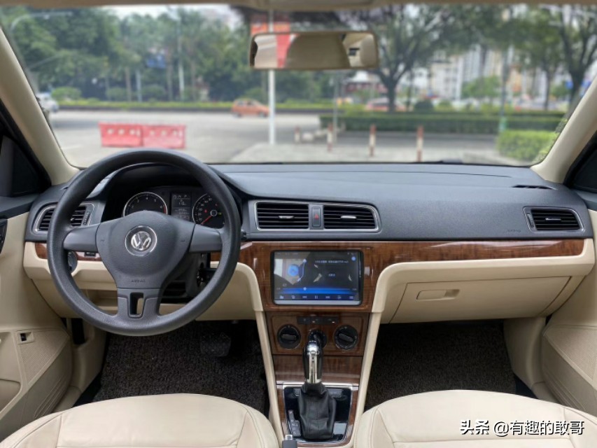 新到店2011年朗逸,2013年朗逸1.4t二手车能卖多少钱