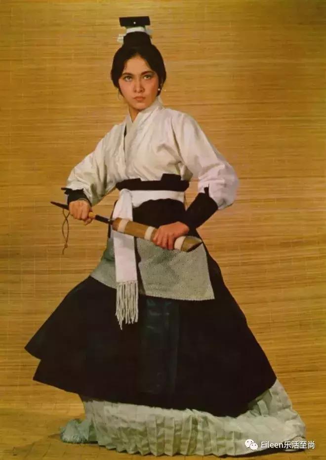 替前夫偿还巨额债务,替前夫还债却嫁债主