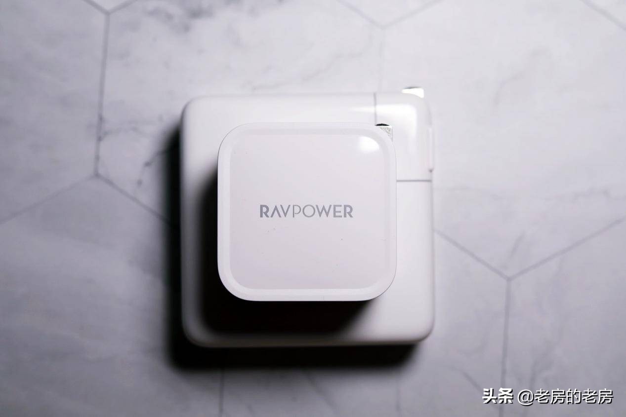 macbook支持pd快充,30w快充头可以给macbook充电吗