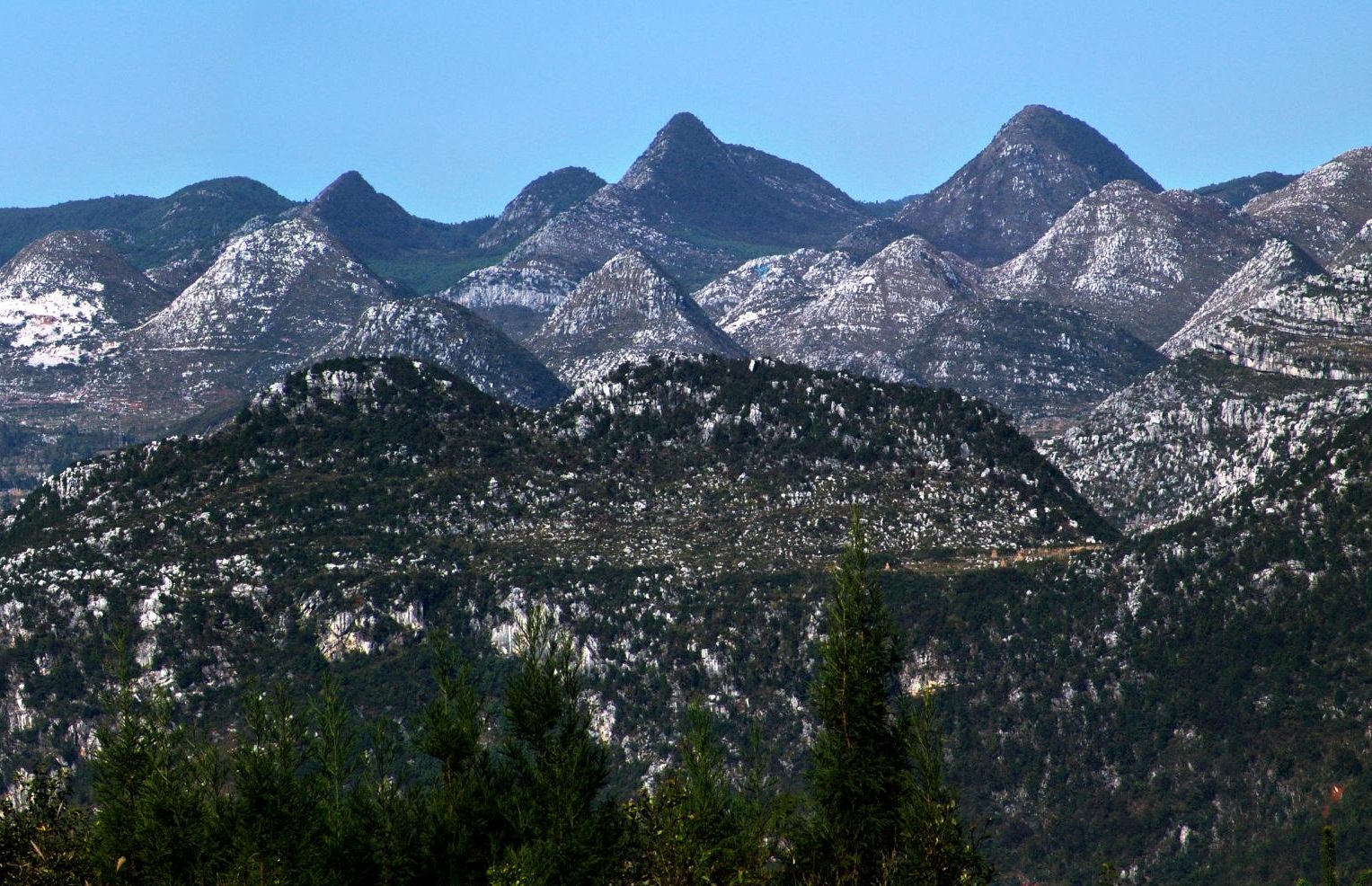 云贵高原石漠化原因和治理措施,西南石漠化地区的特点