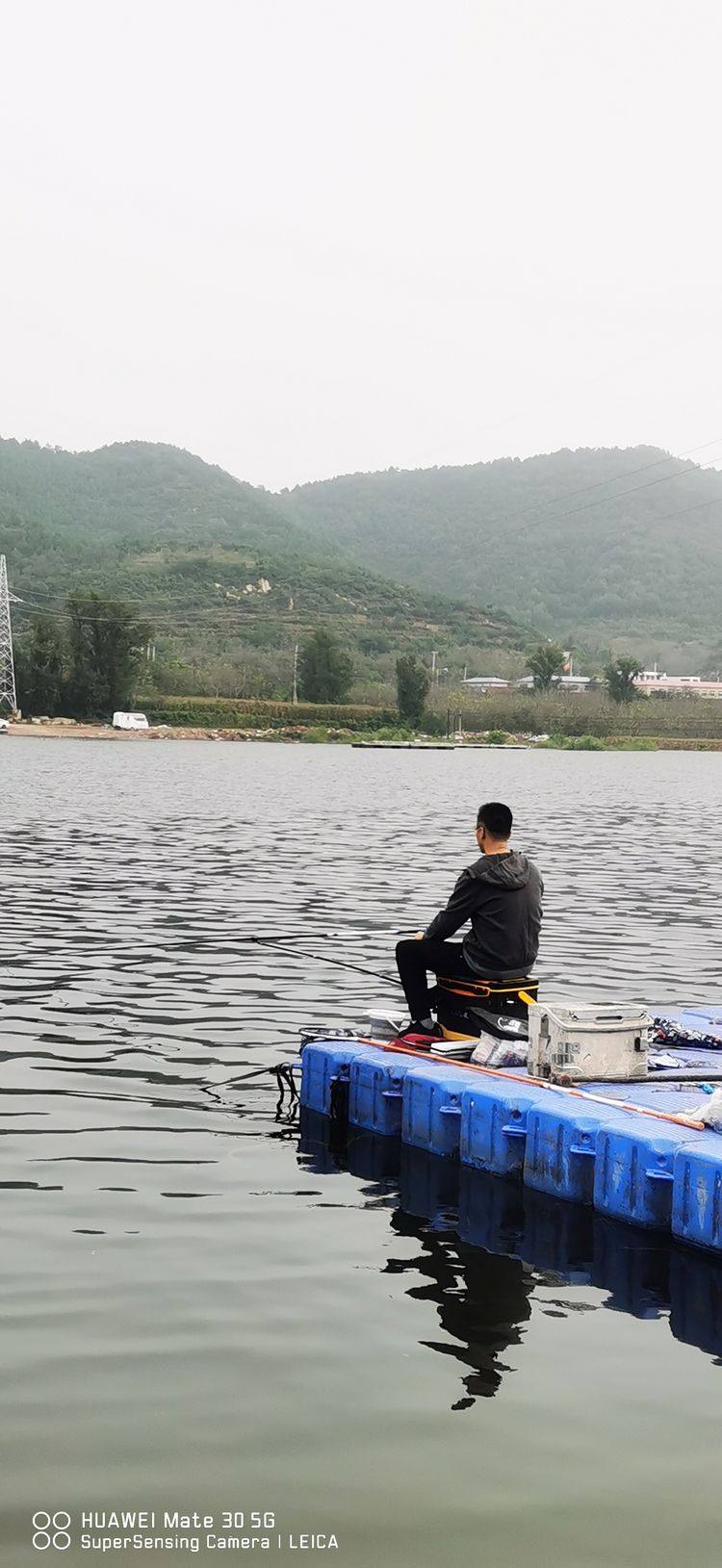 钓鱼作者：王希桥（老树朝阳）