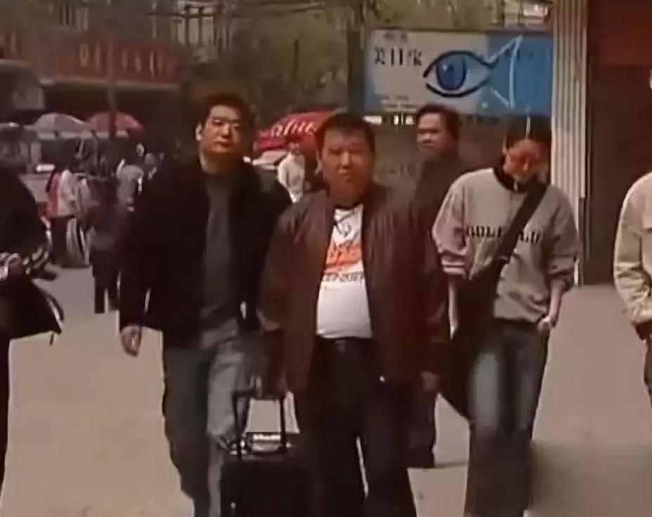 岳云鹏和郭德纲岁数差不多,岳云鹏郭德纲大多少岁