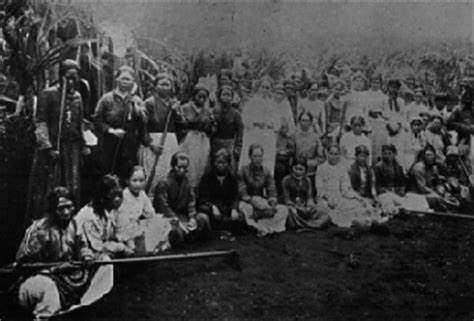 日本恶魔夫妇：妻子自杀为丈夫送行，丈夫下令*杀屠**我国三千村民