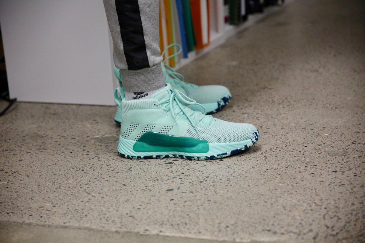 低帮篮球鞋那么多，你该怎么选？