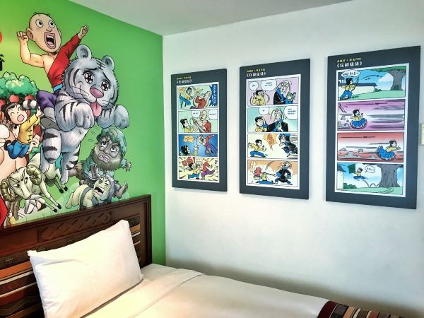 这家酒店有全台唯一「乌龙院主题房」,还能在馆内开赛车