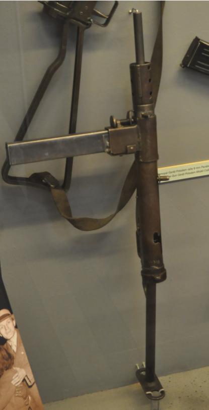 二战时期德国仿制的司登冲锋枪,二战司登式冲锋枪介绍