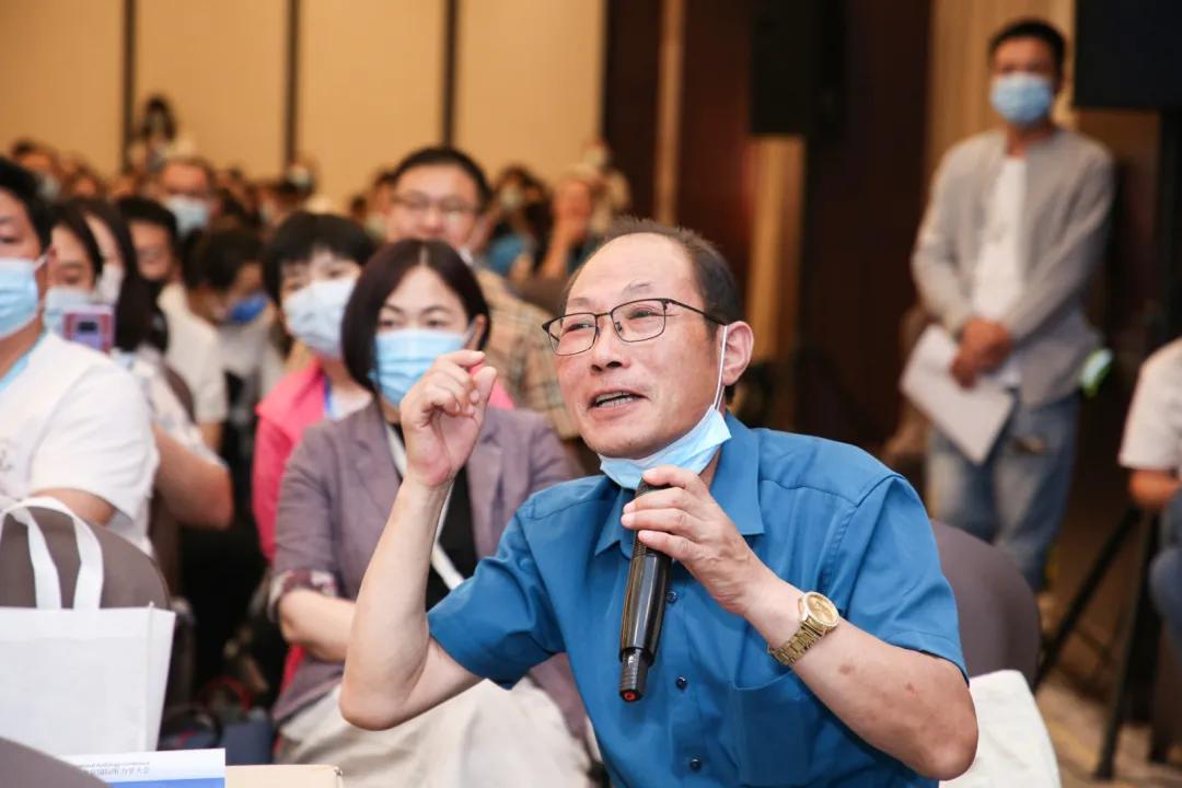 圆桌论坛：单侧聋和不对称性听力损失的干预