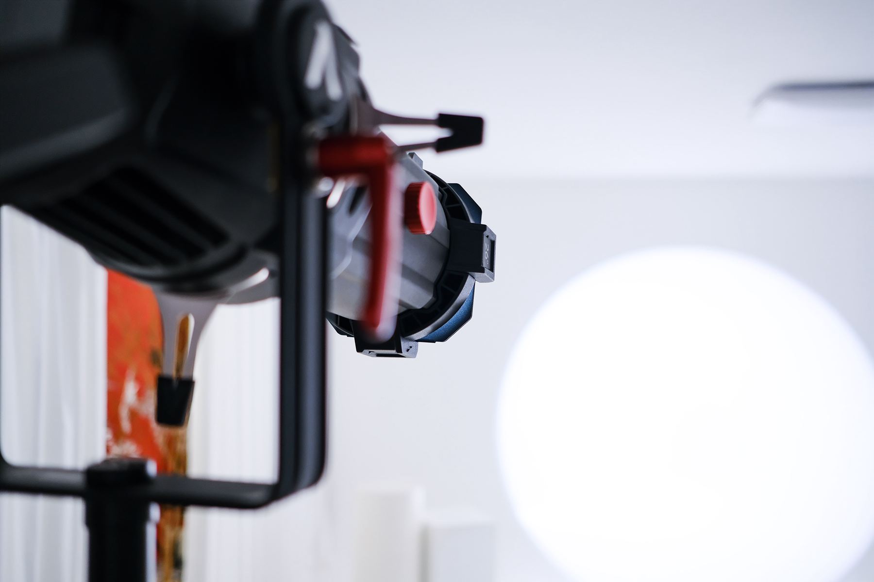 艾蒙拉100d和艾蒙拉100x,爱图仕艾蒙拉灯