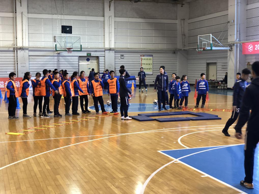 儿童足球培训开班,幼儿足球培训暑期班