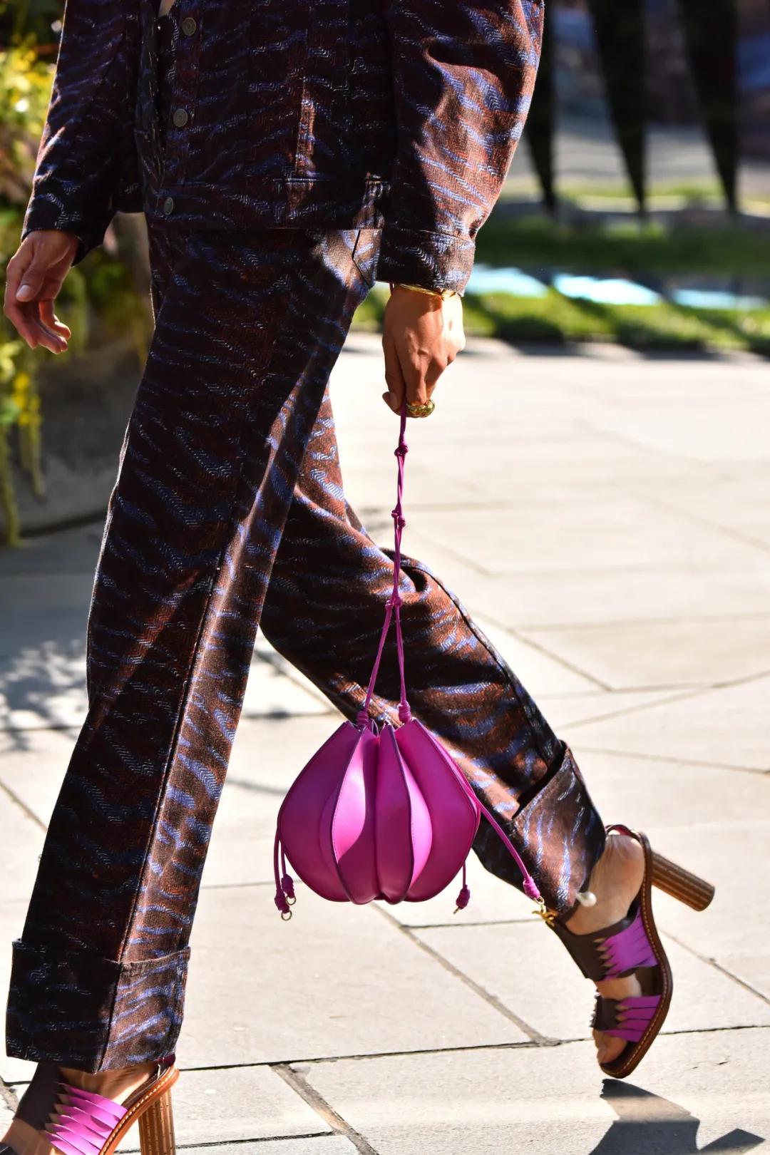 pantone发布的2021流行色黄,pantone2023春夏流行色