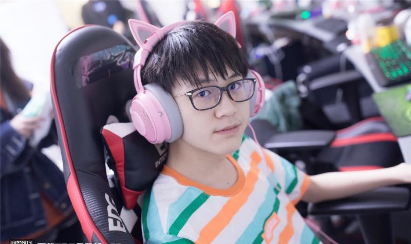 雷蛇三丽鸥猫耳耳机粉色,猫耳耳机雷蛇推荐