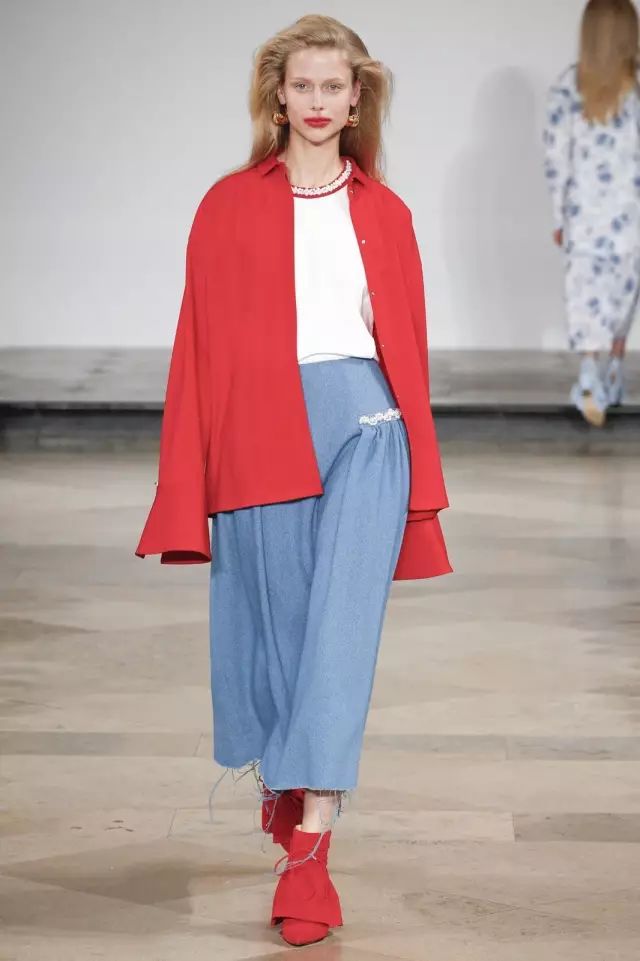 这20款惊艳的蓝色单品看一眼就迷上了。