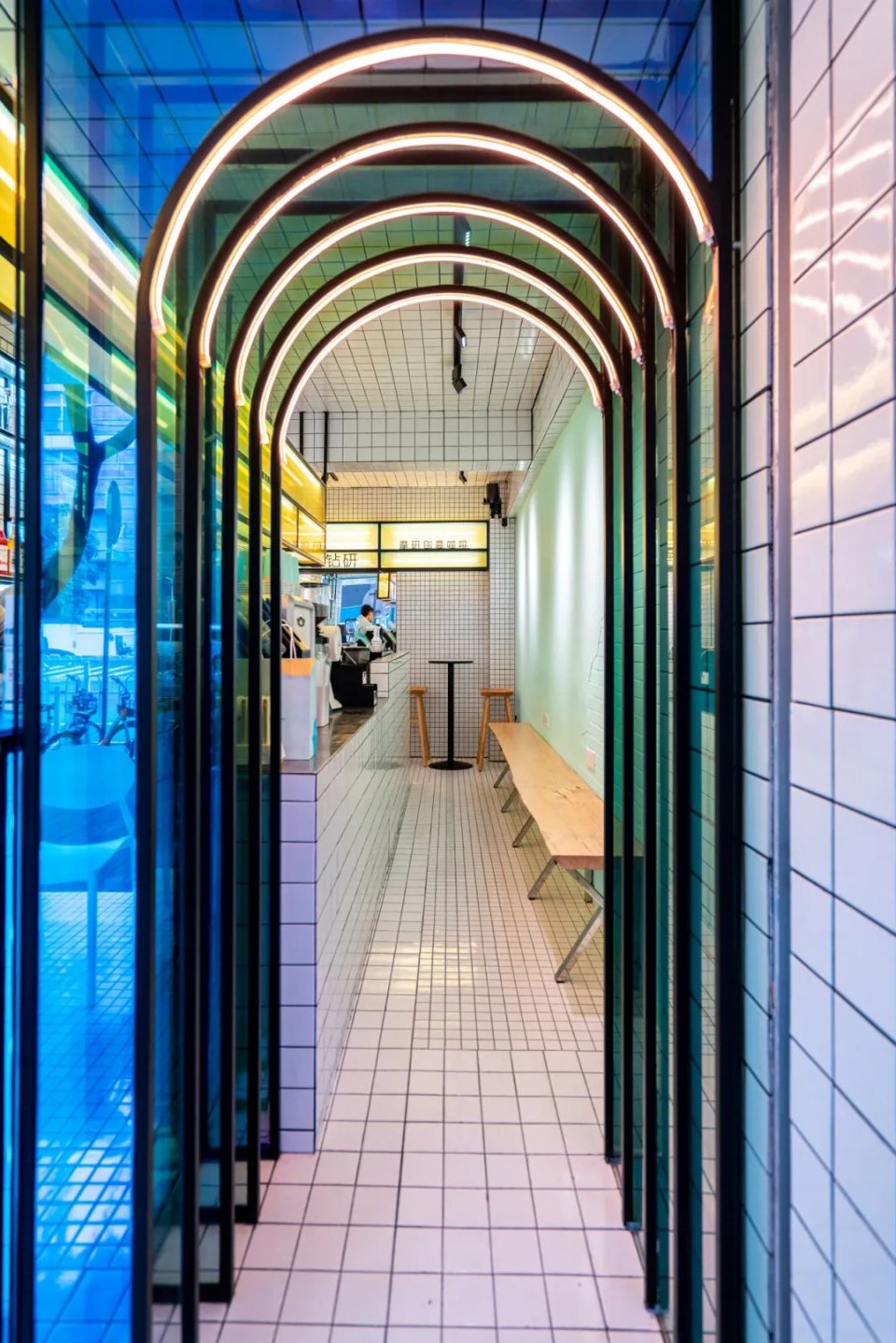 体育西「咖啡研究所」，竟对老广的菠萝啤下手了