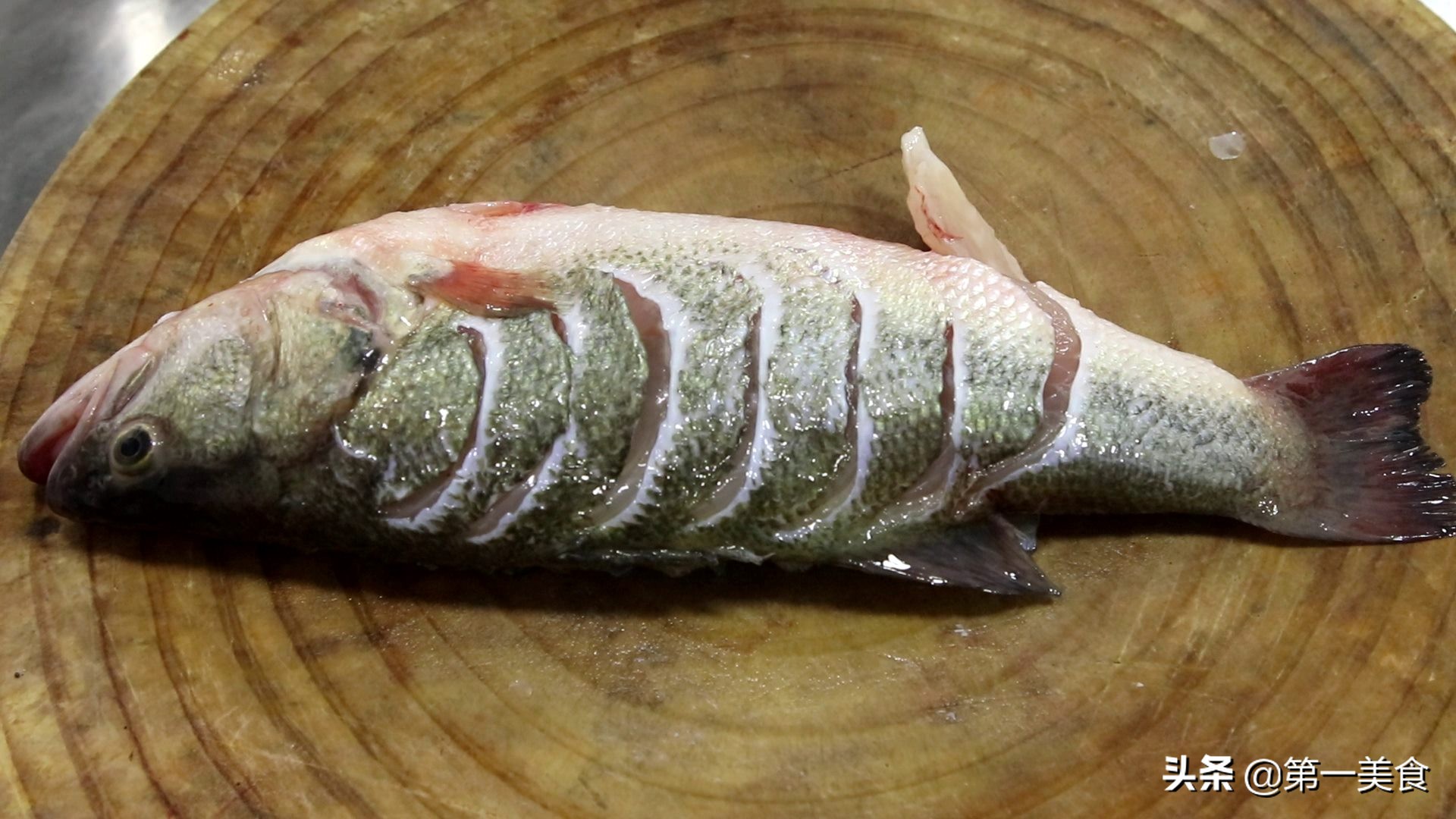 家庭清蒸鲈鱼蒸多长时间最合适,清蒸鲈鱼蒸多长时间比较好