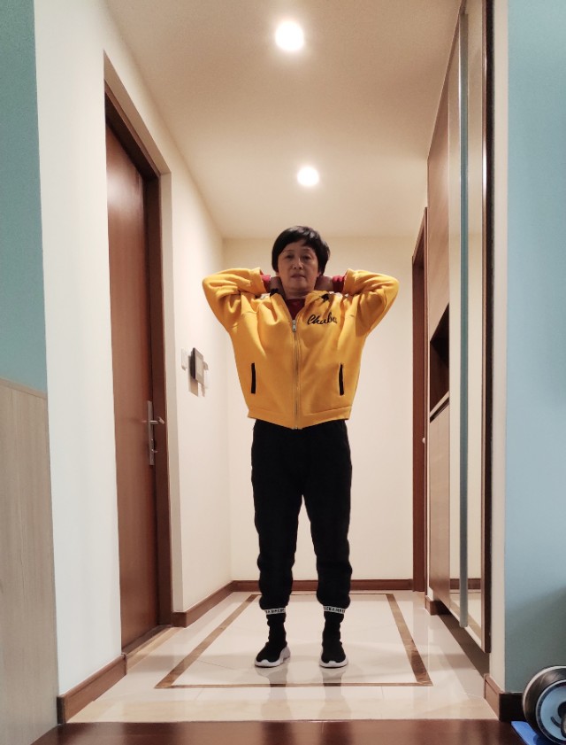 一个动作十天治肩周炎,查找治肩周炎的妙招