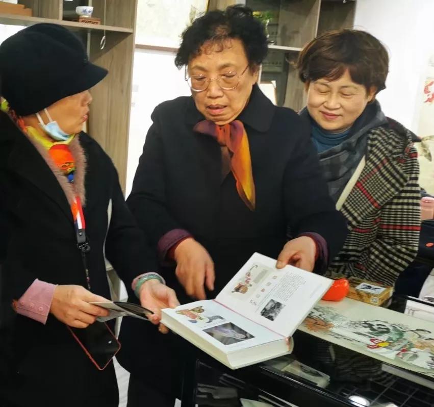 【艺品随录】澹泊自守，墨香飘逸——观毛兰珍工笔画展/平豪撰文