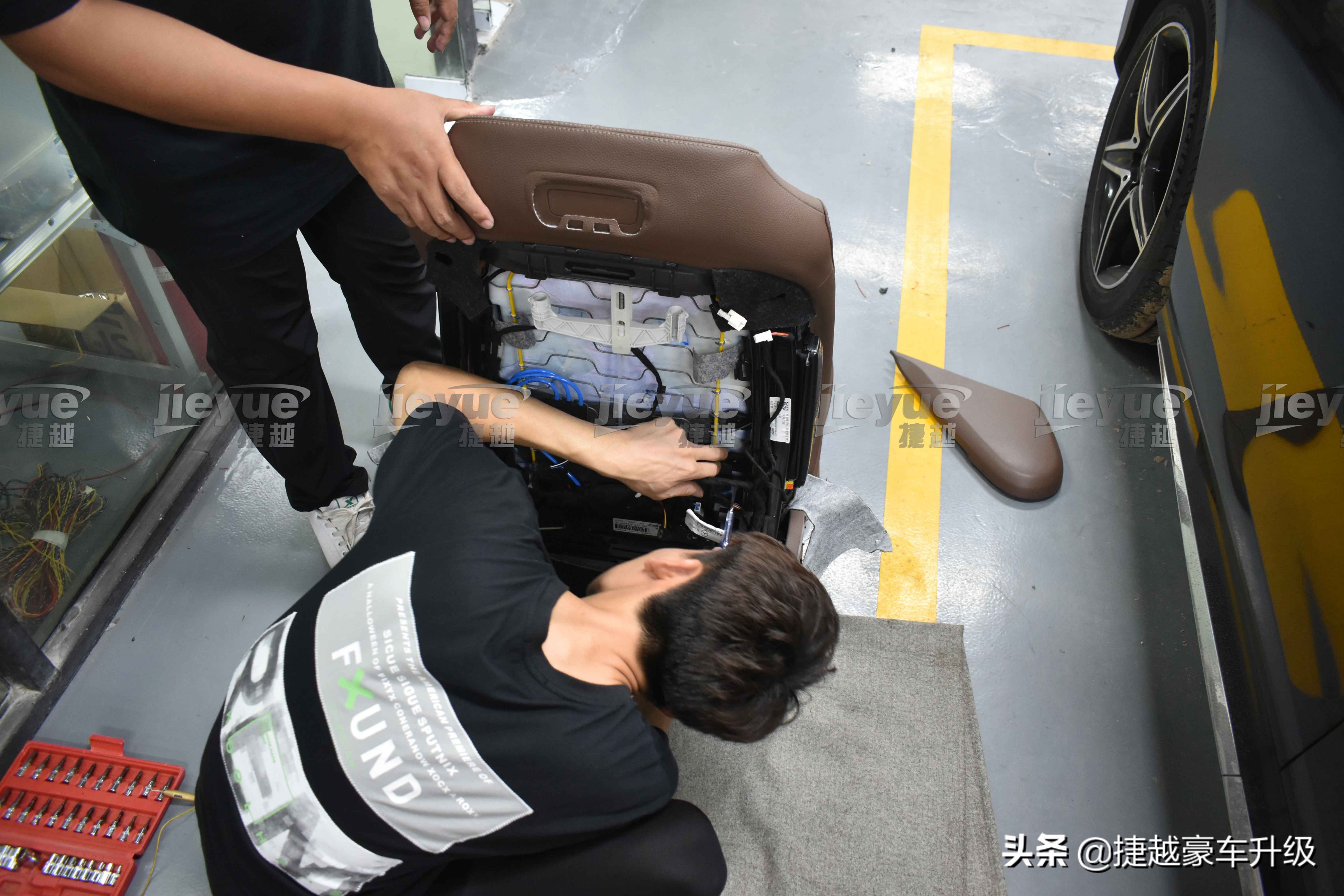 夏天开车后背湿透怎么解决,夏天开车汗流浃背