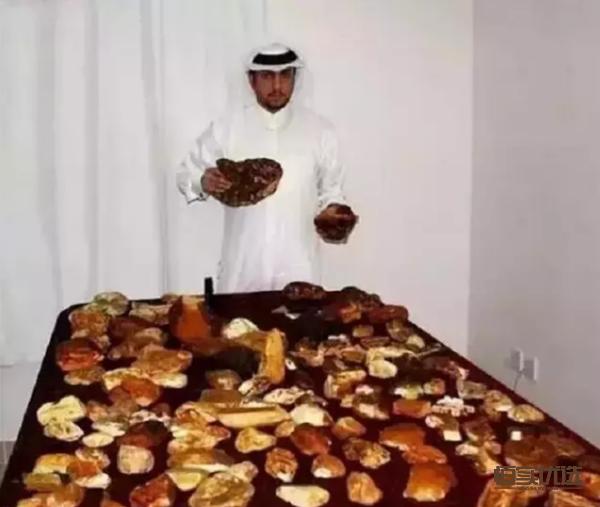 中东土豪为什么喜欢白蜜蜡,中东土豪为啥喜欢穿白衣