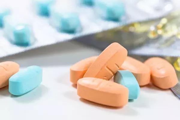 吃泡腾片可以直接吞服吗,泡腾片直接吞服的后果粤语版