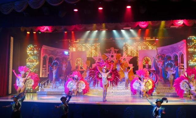 泰国泼水节搞笑事件,泰国泼水节最尴尬的场面