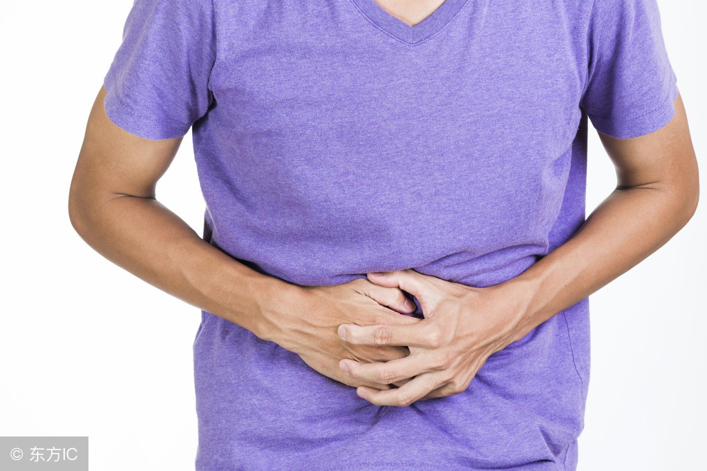 膻中穴治胃病,胸部膻中穴位示意图