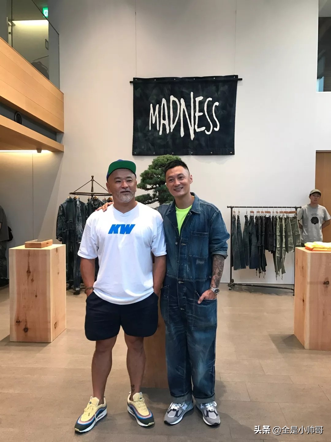 余文乐新百伦是哪一款,余文乐新百伦2002