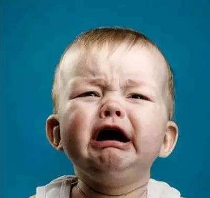 宝宝一惊一乍的是吓到了吗,盘点那些宝宝第一次被吓到的反应