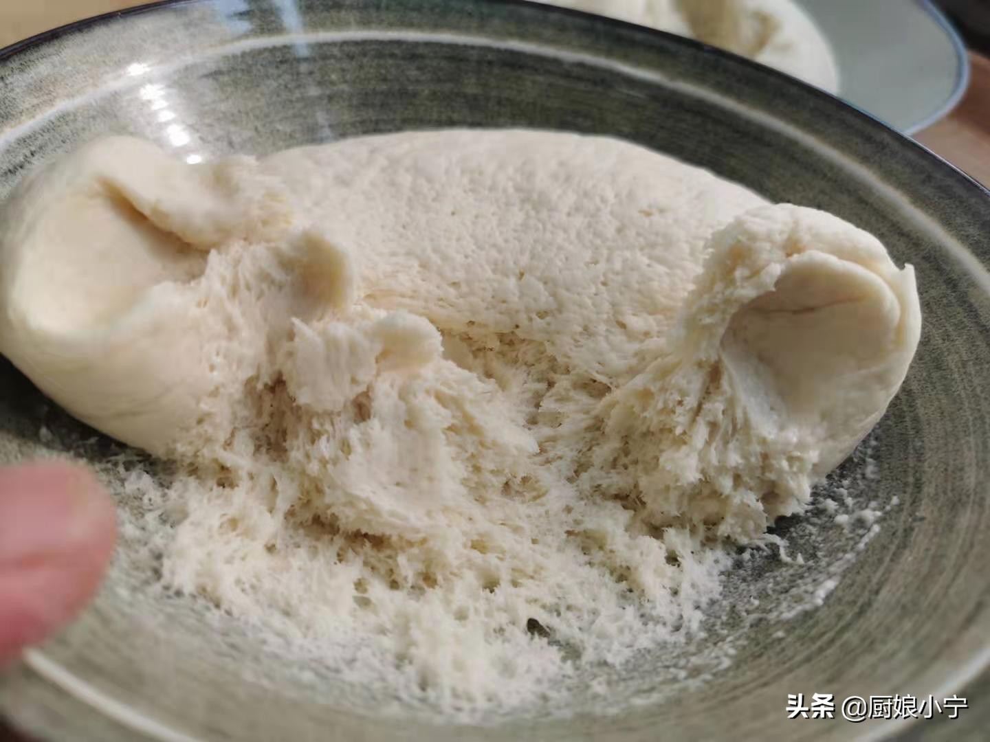 冬季发面馒头不硬的方法,发面馒头蒸熟不塌陷的秘诀