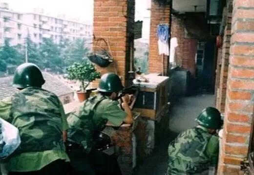 女教师杀人潜逃20年,央视女教师杀人潜逃20年