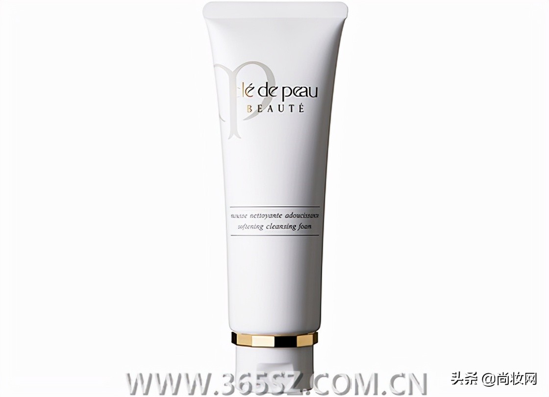 如何戴口罩让脸不潮湿,戴口罩的正确方法显脸小