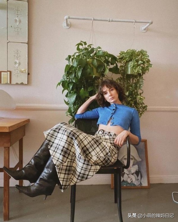 入春怎么穿？回头率最高的穿搭参考：“长裙+外套”，气质又高级