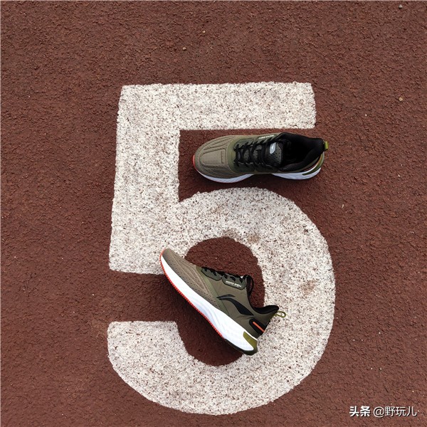 李宁复古潮流跑鞋微晶灰测评,李宁云四代跑步鞋夏季评测