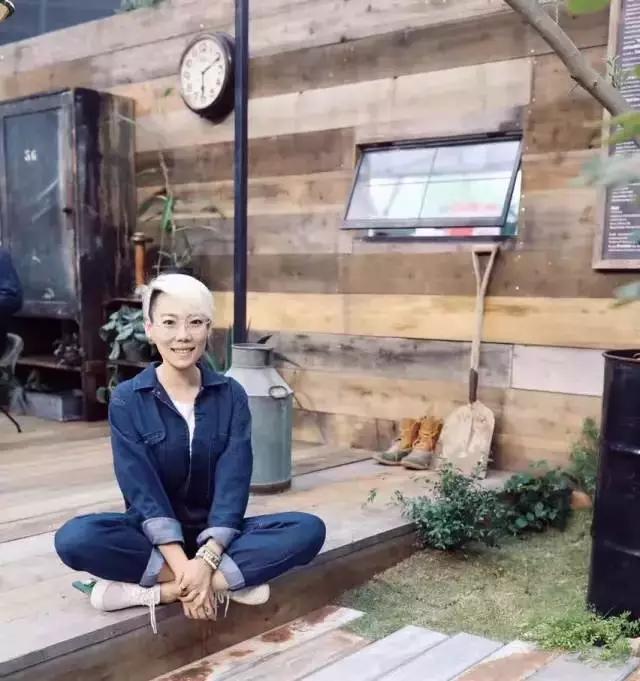 10大赚钱副业摆地摊卖什么最赚钱,做一个摆地摊的姑娘该如何入手