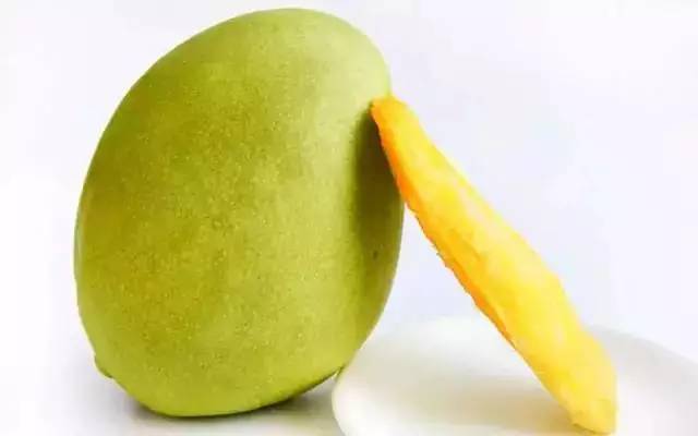 芒果蘸酱油的最佳吃法,芒果蘸辣椒是哪里的吃法