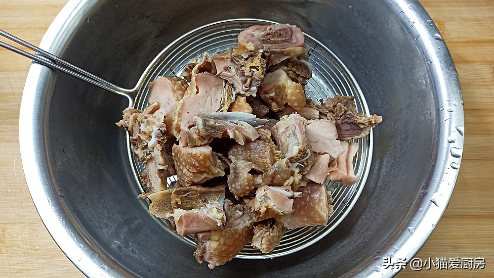 腊鸡怎么做好吃又简单微辣,腊鸡怎么炖汤营养好喝